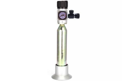 Nano CO2-regulator ansluten till patron